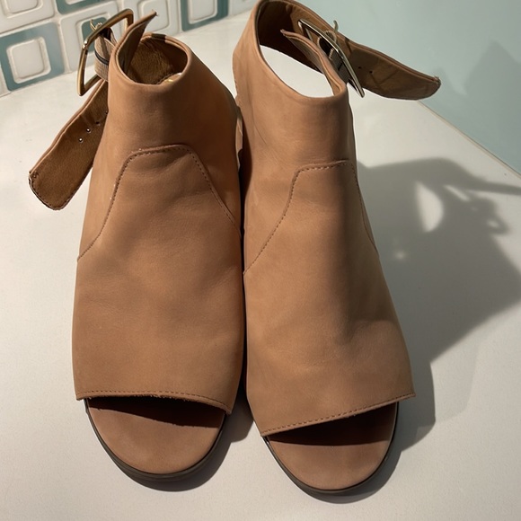 Vionic block heel dress sandal size 9 - Picture 2 of 6